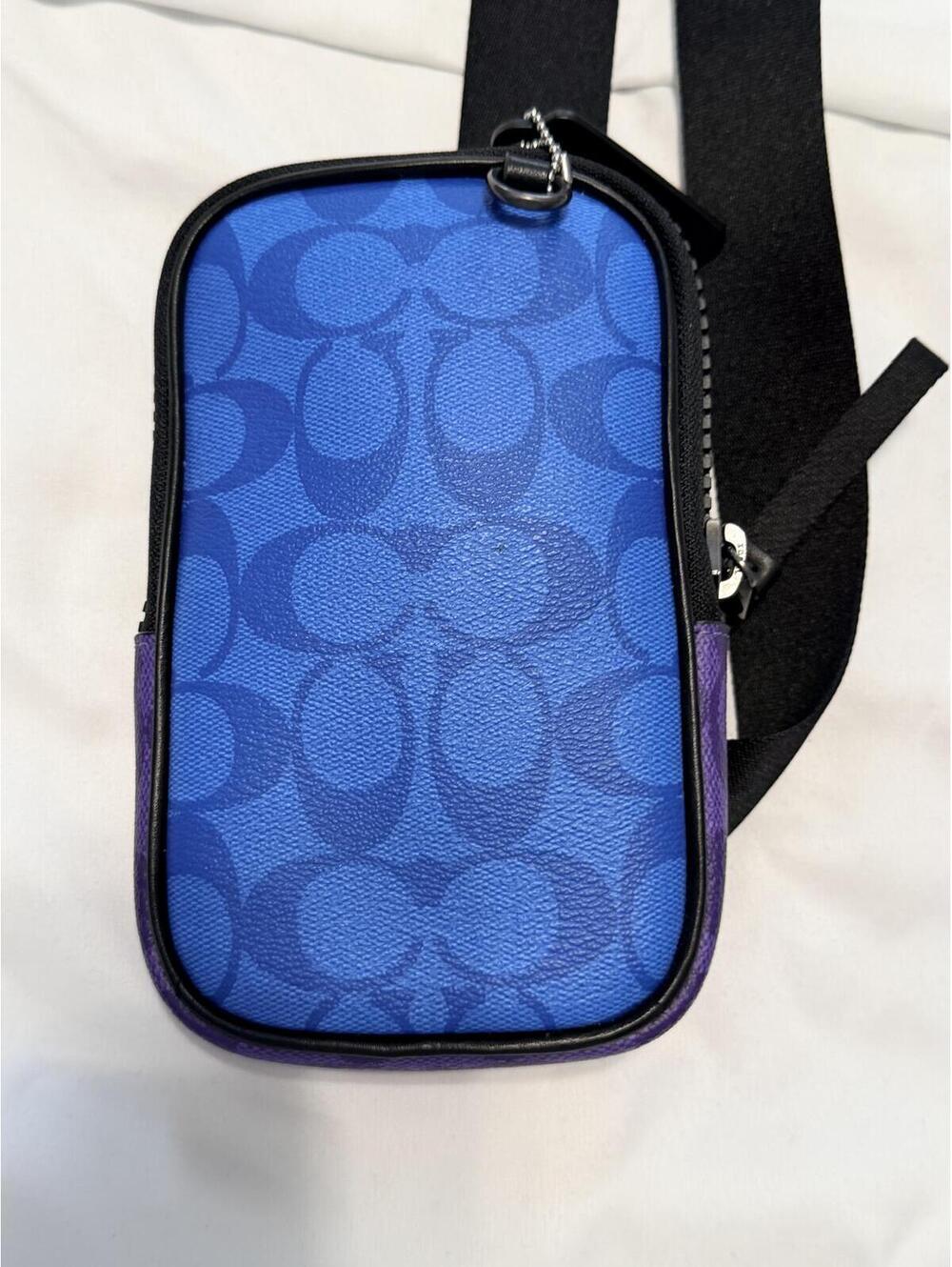 CoachMultifunction Phone Pack In Blocked Signature Canvas